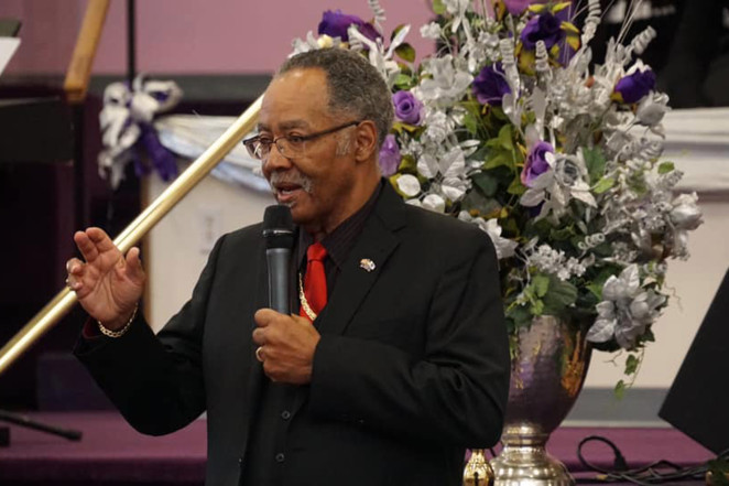 Virginia pastor who defiantly held church service dies of coronavirus