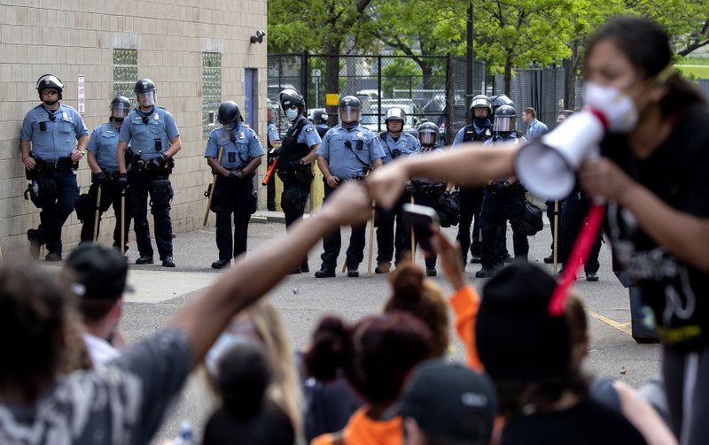 Mayor of Minneapolis calls for criminal charges against officer who put knee on man’s neck