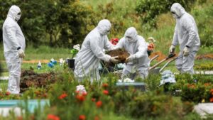 Coronavirus pandemic dead give Indian gravedigger sleepless nights