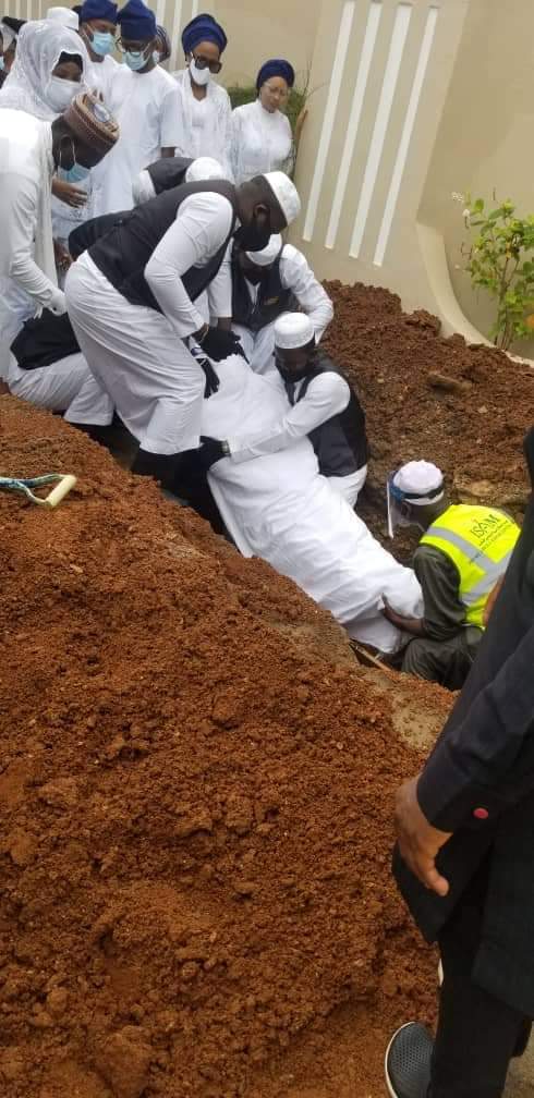 a 5 Ajimobi buried in Ibadan