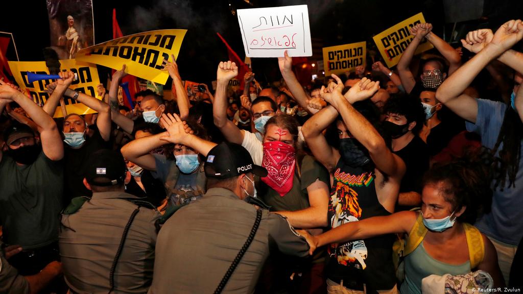 Police arrest 12 over anti-Netanyahu protest