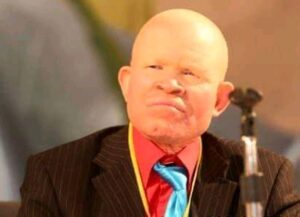 Albinos wrestling hero dies at 54