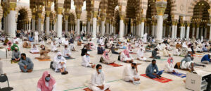 Egypt's mosques reopen for Friday prayers after five month suspension