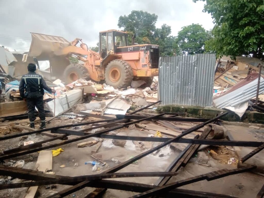 Insecurity: FCTA begins demolition of 2,400 Shanties on Railway Corridor