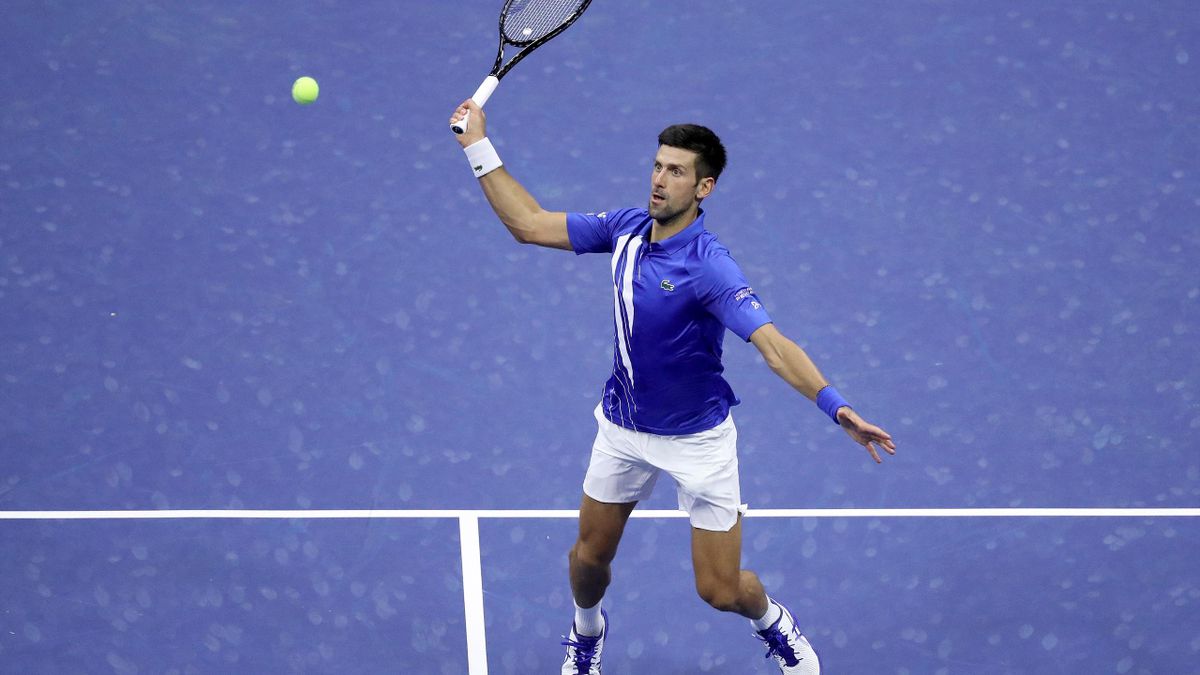 Djokovic disqualified from US Open after hitting official with ball