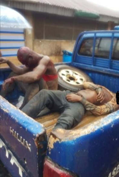 Picture: L-R: Mad man and his Victim in a Police Van.