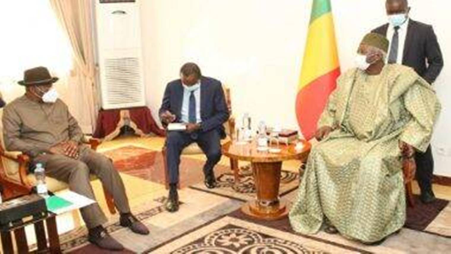 Mali's designated interim president meets Jonathan on eve of swearing-in