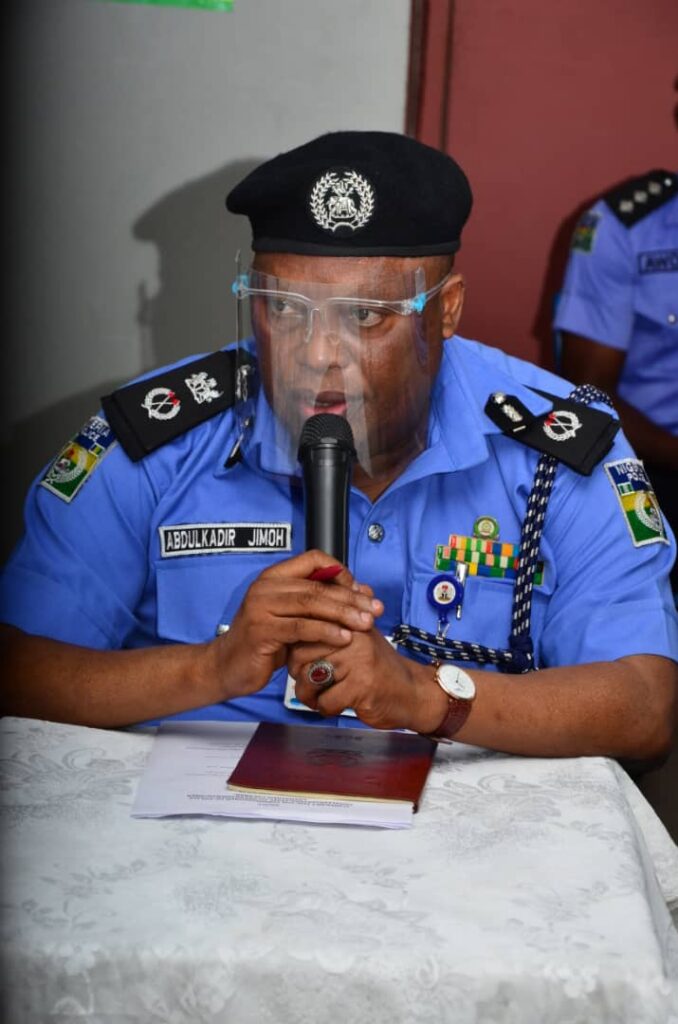 Police smash car snatching syndicate, apprehend 7 others in Calabar