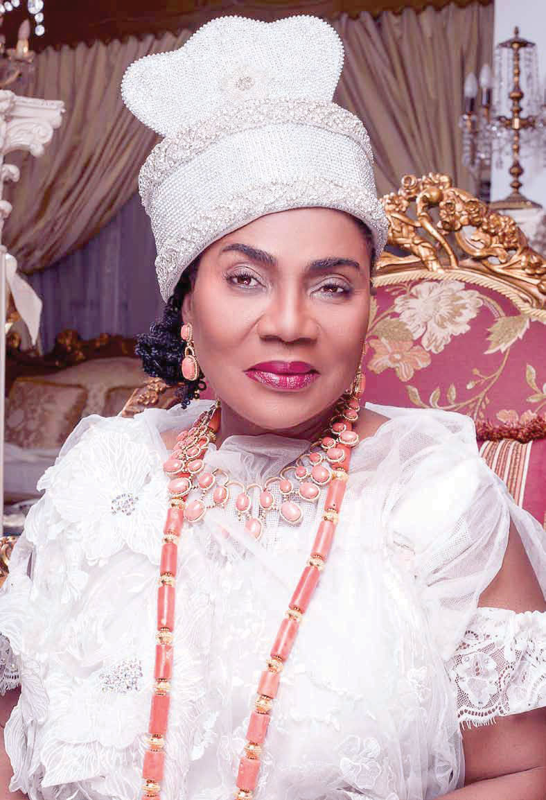 Looting of Oba’s Palace: Erelu of Lagos calls for youth education