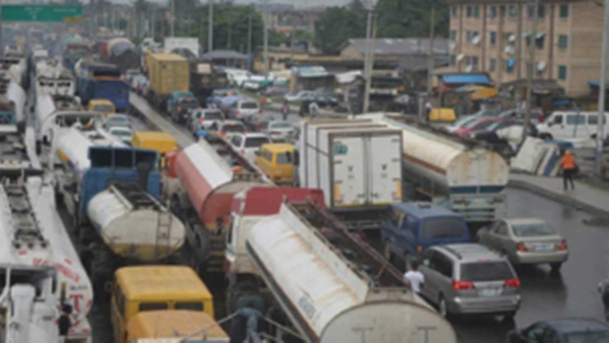Gridlock: Sanwo-Olu abandons Oshodi-Apapa expressway, as motorists, commuters lament plight
