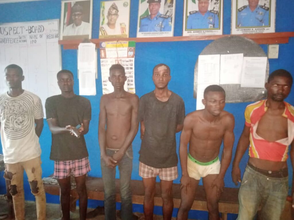 Lagos based cultists arrested while buying gun in Ogun