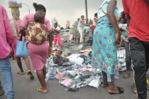 Lagos shopping 7 PHOTOS: Yuletide last minute shopping at Idumota market in Lagos