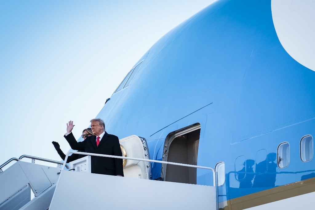 Trump leaves White House