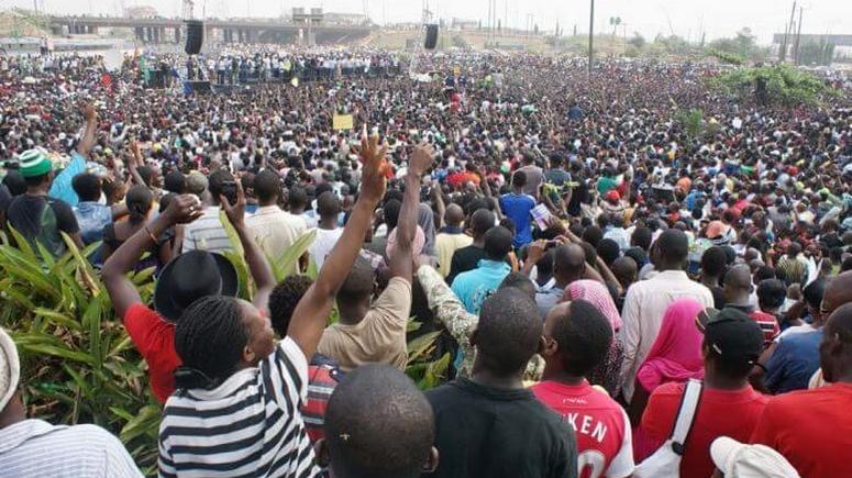 Youths barricade NGF Secretariat, demand attention on healthcare facilities