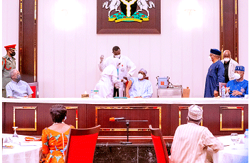 Presidency dismisses fear of COVID-19 vaccine side effects on Buhari, Osinbajo