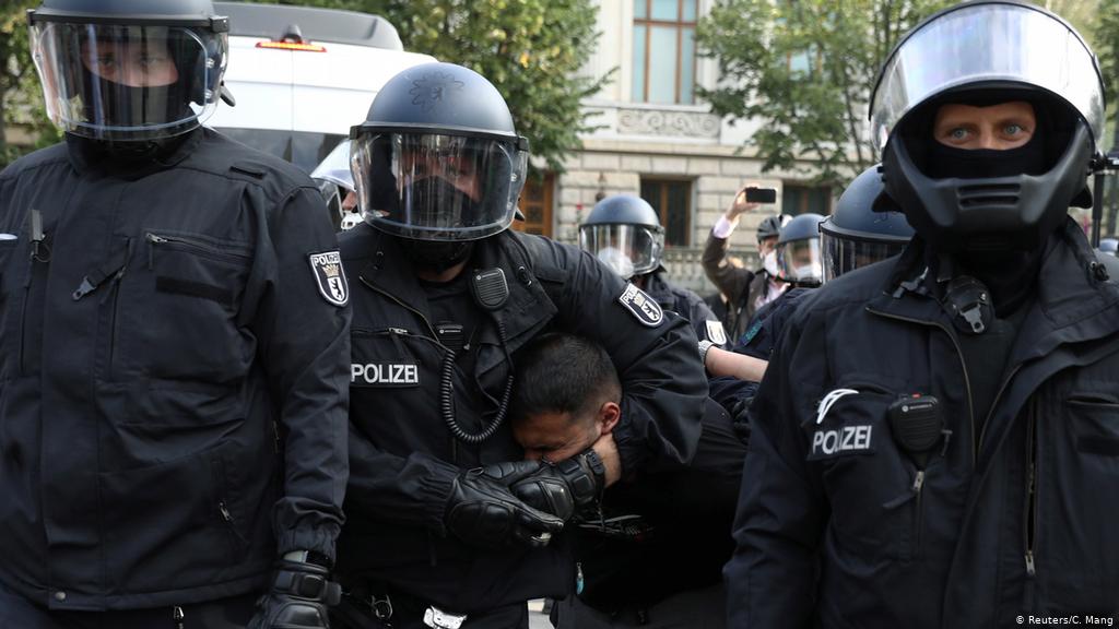 German Federal Intelligence Agency watching anti-lockdown radicals