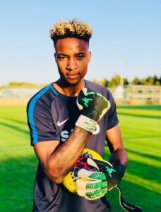 Nigerian teen goalie sensation Emmanuel James trains with Super Lig side